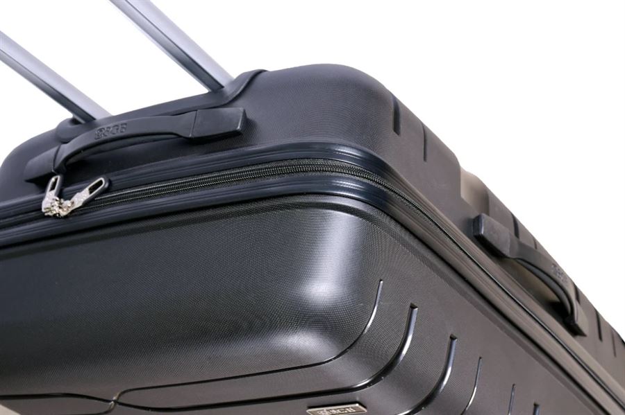 מזוודה קשיחה 20