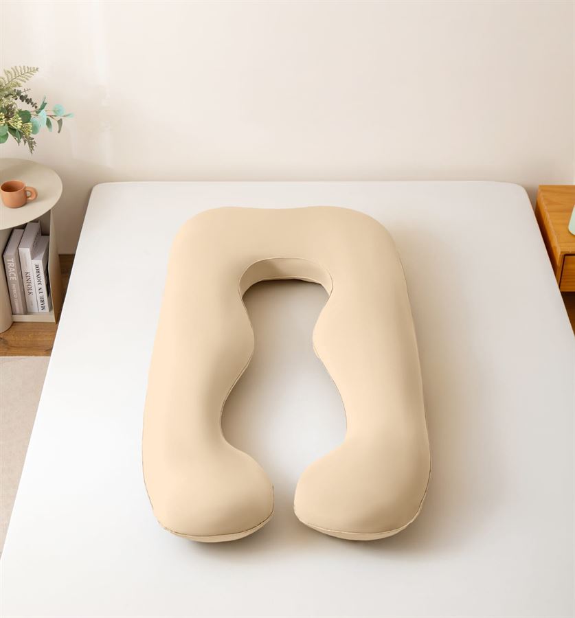 כרית הריון ויסקו מפנקת מבית B.k.import צבע שמנת-קרם